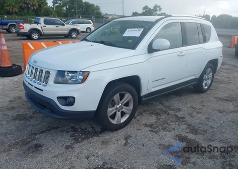 2015 Jeep Compass Latitude из США, поврежденный, VIN 1C4NJCEB7FD145861